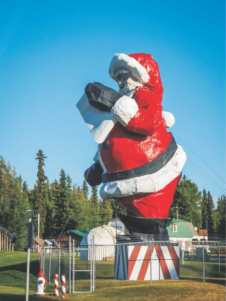 World's largest Santa claus statue