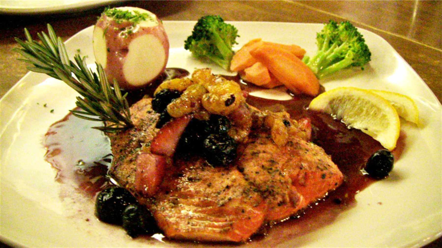 Totem Inn Totem Inn Restaurant - Bell's Travel Guides